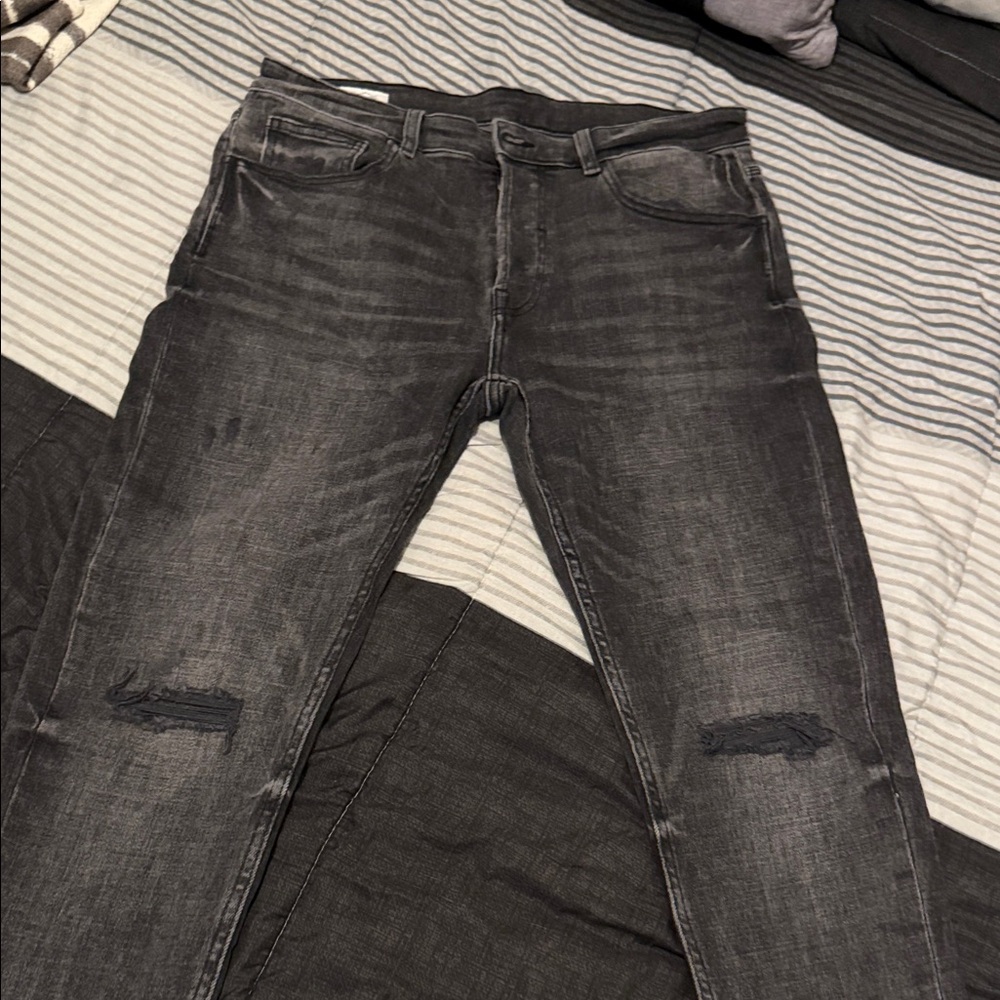 Zara Men's Distressed Gray Jeans
